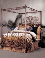 спалня с балдахин от ковано желязо